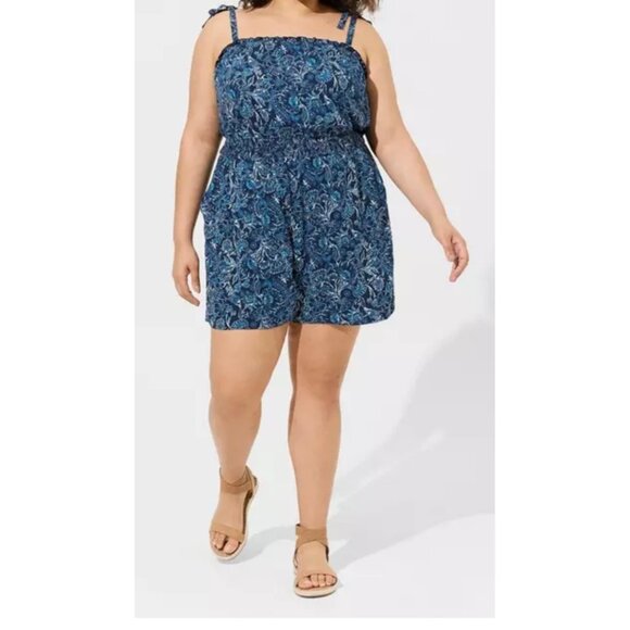 Torrid Challis Tie Straps Romper Dark Blue‎ Floral Smocked Waist Pockets 00/10 - Picture 1 of 13